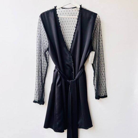 Flora Nikrooz NWT Showstopper lace / satin robe , black, Size M - Picture 2 of 9